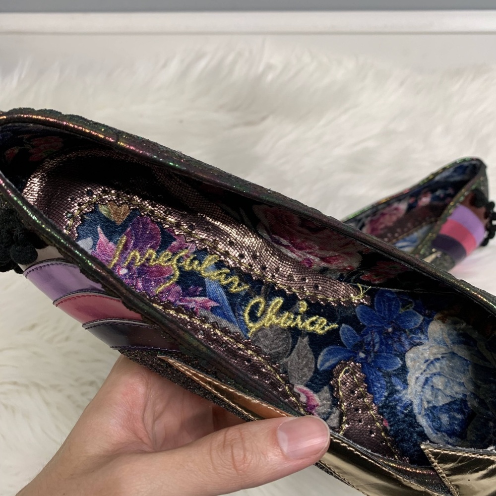 NIB Ground Control Irregular Choice - Picture 4 of 10